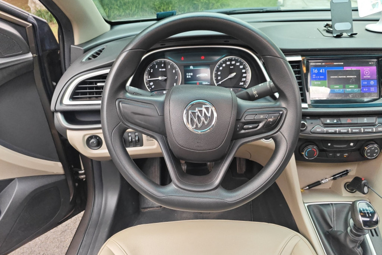 别克 英朗 2016款 15N 手动精英型局部细节13