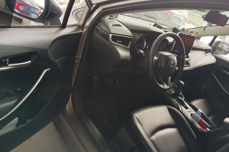 丰田 卡罗拉 2022款 双擎 1.8L E-CVT先锋版中控内饰7003