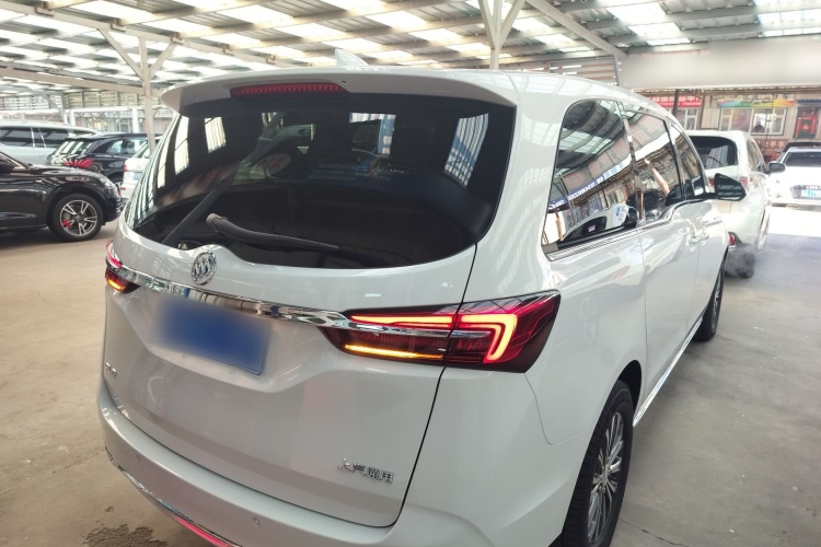 别克GL8 2023款 改款 陆上公务舱 豪华型车身外观7