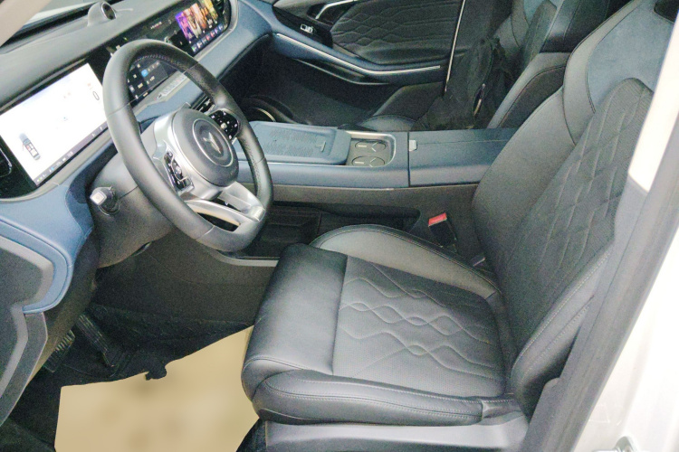 岚图汽车 岚图FREE 2024款 超长续航智驾版中控内饰19