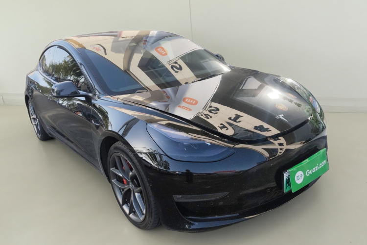 特斯拉 Model 3 2022款 Performance高性能全轮驱动版车身外观3