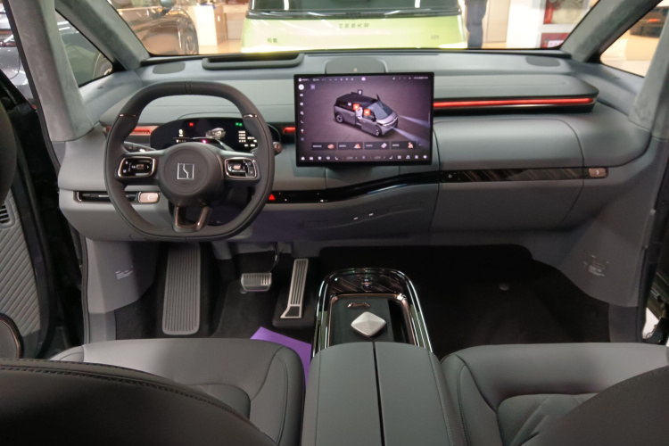 极氪MIX 2025款 长续航智驾版中控内饰12