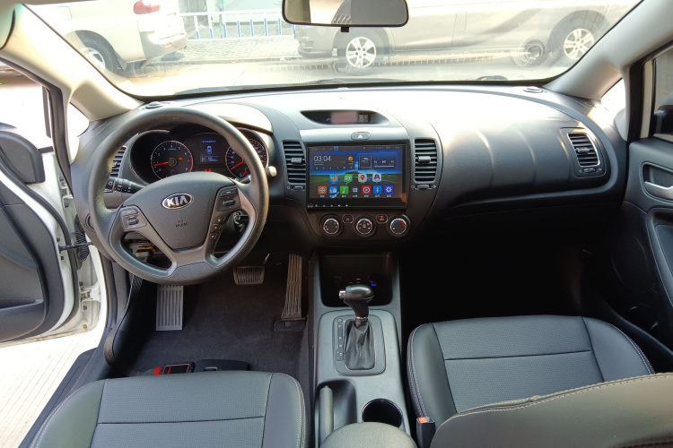 起亚K3 2015款 1.6L 自动GL中控内饰7002
