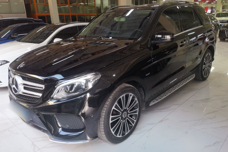 奔驰GLE 2019款 GLE 400 4MATIC 臻藏版车身外观1