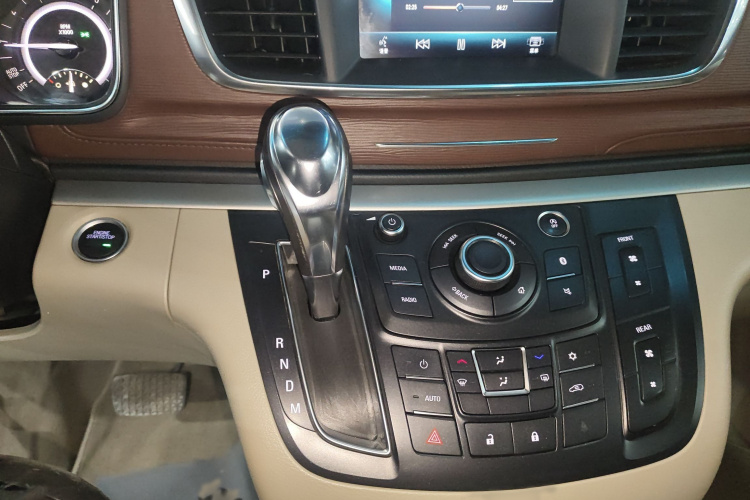 别克GL8 2017款 25S 舒适型 国V局部细节18