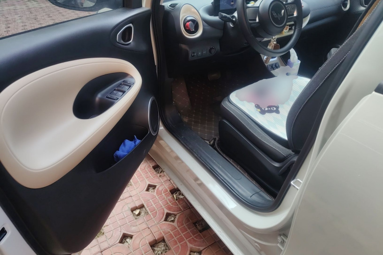 五菱汽车 五菱缤果 2023款 203km 轻享款中控内饰20