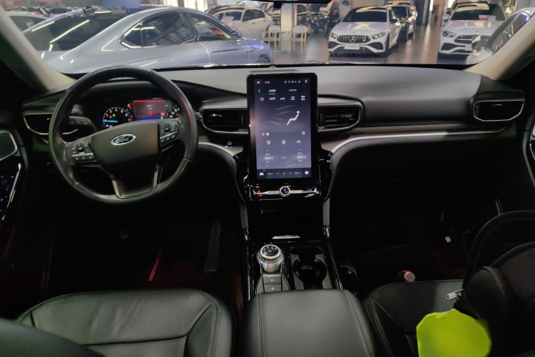 福特 探险者 2020款 EcoBoost 285 四驱风尚版 7座中控内饰7002