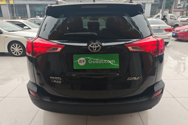 丰田 RAV4荣放 2015款 2.0L CVT两驱风尚版车身外观6