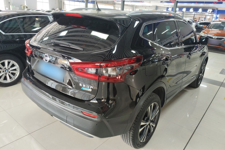 日产 逍客 2022款 2.0L CVT XV Prem豪华版车身外观7