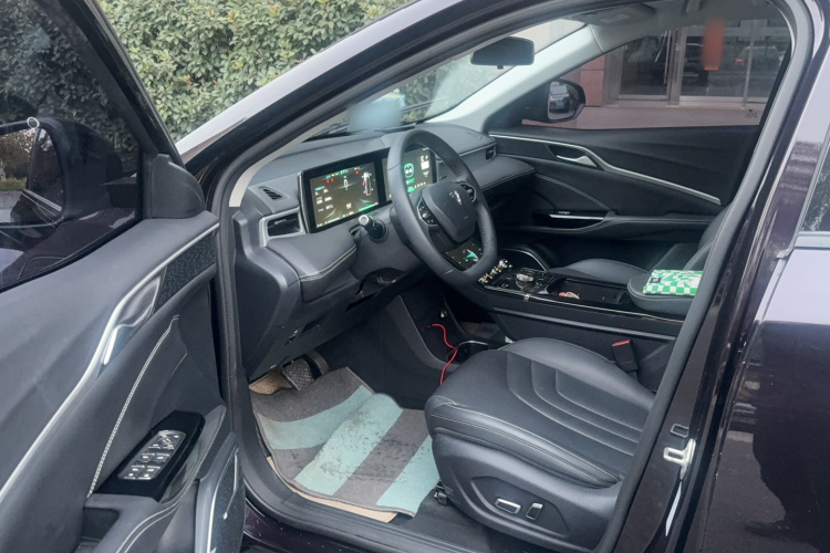 哪吒汽车 哪吒U 2021款 Pro 500 环球版中控内饰7001