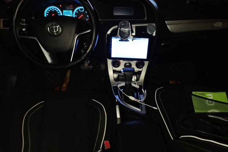 中华H530 2017款 1.6L 自动舒适型中控内饰7002