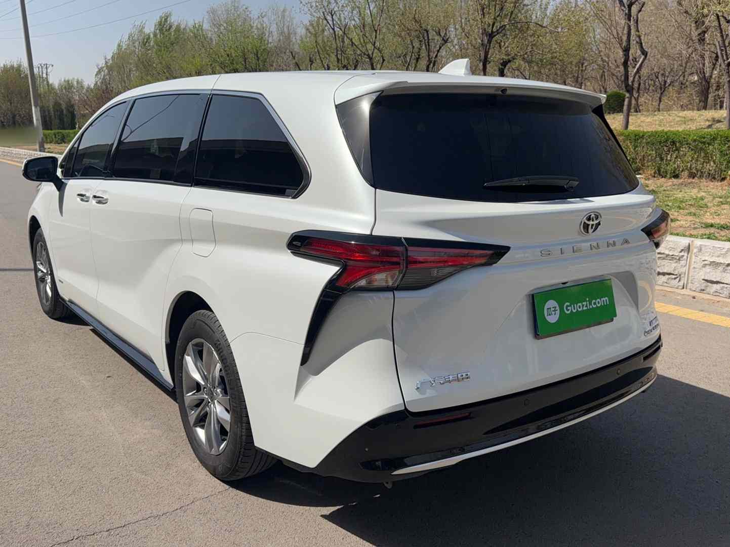 丰田 赛那SIENNA 2024款 2.5L混动 四驱尊贵版(5)