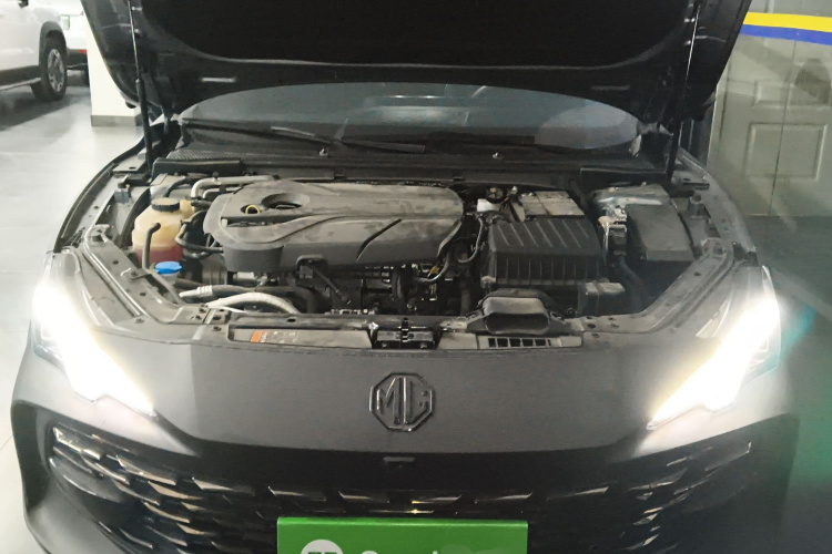 名爵 MG7 2023款 2.0T 自动猎美奢享版机舱底盘24