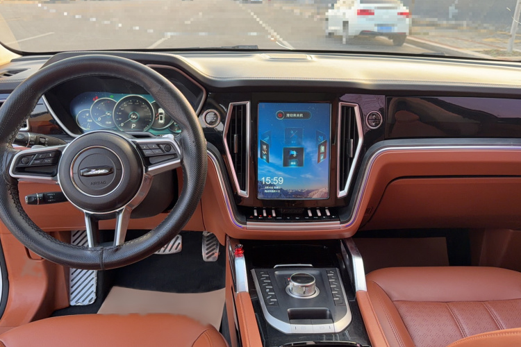 众泰T700 2017款 1.8T 双离合尊贵型贺岁版中控内饰7003