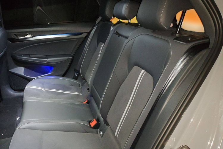 大众 高尔夫 2023款 改款 280TSI DSG R-Line Lite中控内饰21