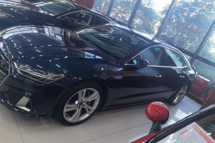 奥迪A7L 2022款 45 TFSI S-line 筑梦未来版车身外观6003