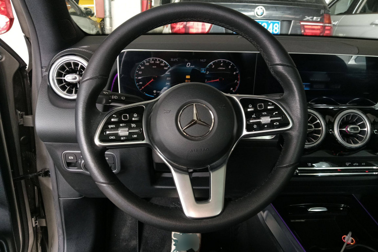 奔驰GLB 2020款 改款 GLB 200 动感型中控内饰13