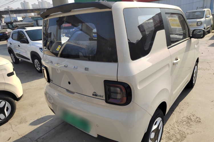 吉利银河 熊猫 2025款 210km 元气熊车身外观7