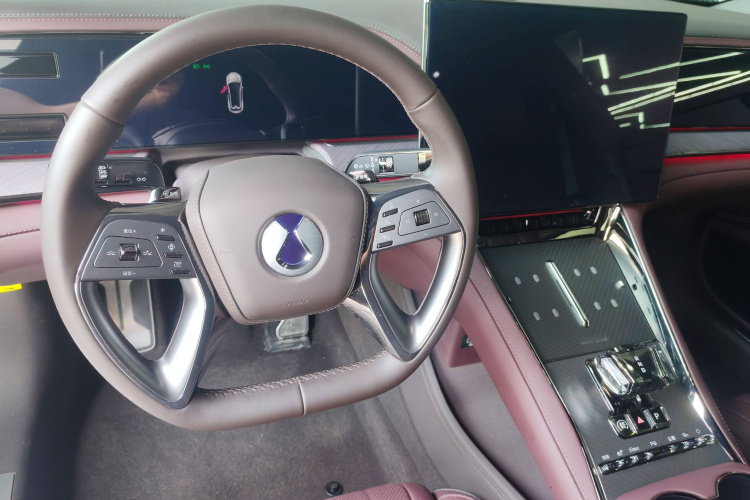 腾势Z9GT 2024款 630四驱Pro版中控内饰7001