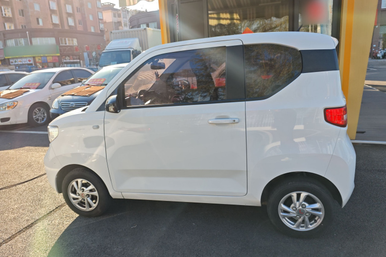 五菱汽车 宏光MINIEV 2021款 马卡龙时尚款 磷酸铁锂车身外观4