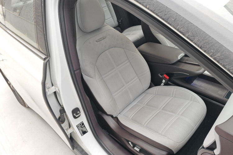 红旗EH7 2024款 690 Pro局部细节41