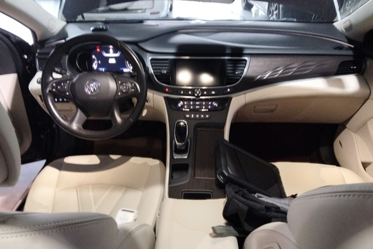 别克 君越 2022款 Avenir艾维亚 先享型中控内饰7002