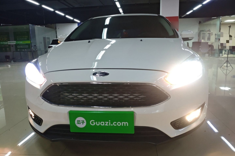 福特 福克斯 2017款 两厢 1.6L 自动舒适型智行版车身外观2