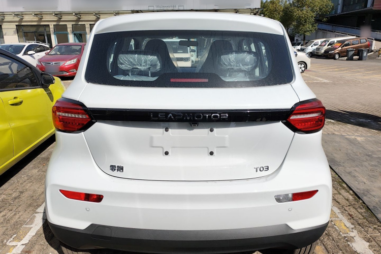 零跑汽车 零跑T03 2025款 310舒享版车身外观6