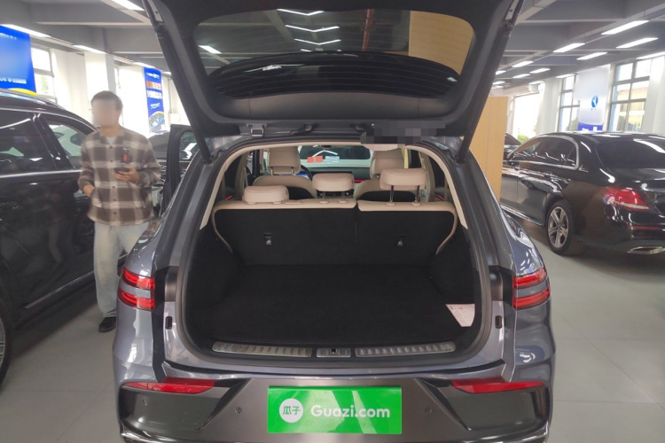 捷尼赛思GV70 2025款 2.5T 两驱豪华版机舱底盘23