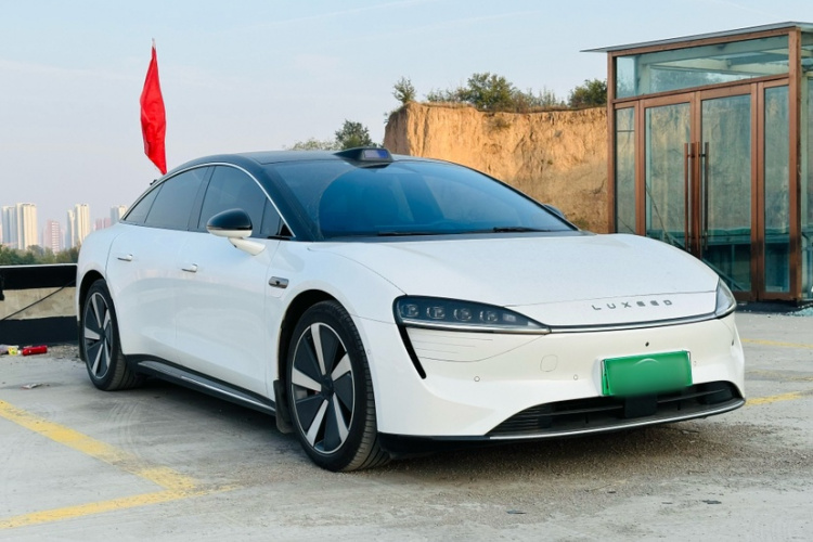 鸿蒙智行 智界S7 2024款 Ultra 四驱旗舰版车身外观6006