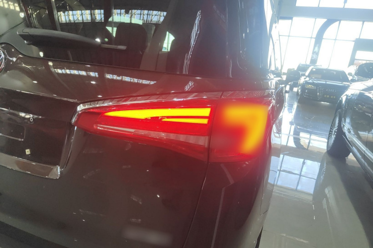 别克GL8 2017款 ES 28T 尊享型 国V车身外观9