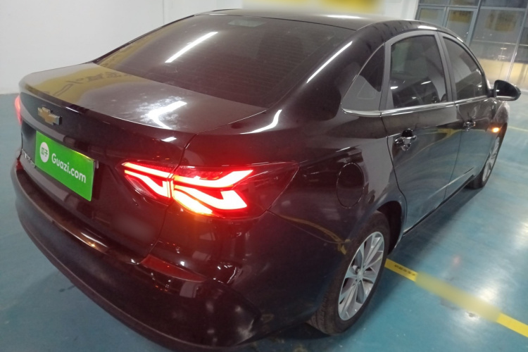 雪佛兰 科鲁泽 2022款 320 自动悦享天窗版车身外观6005