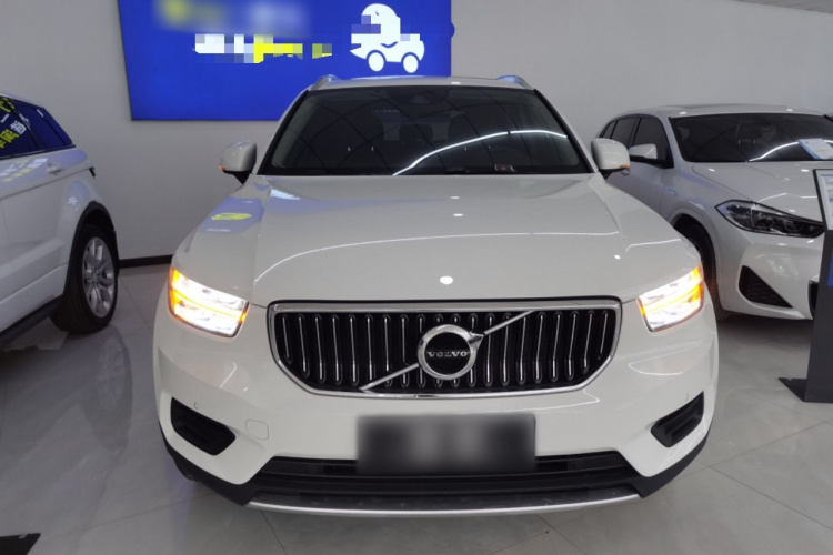 沃尔沃XC40 2021款 T3 智行时尚版车身外观2