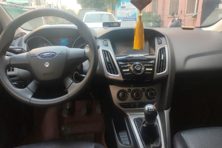 福特 福克斯 2012款 两厢 1.6L 手动舒适型中控内饰7002