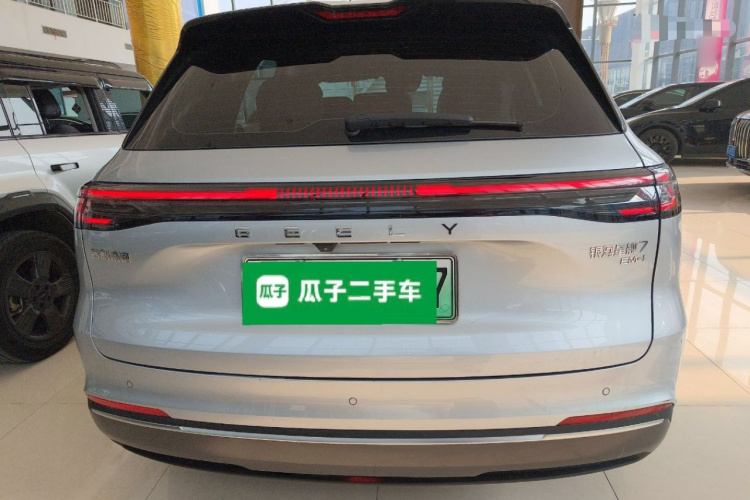 吉利银河 银河星舰7 EM-i 2025款 120km 探索+版车身外观6