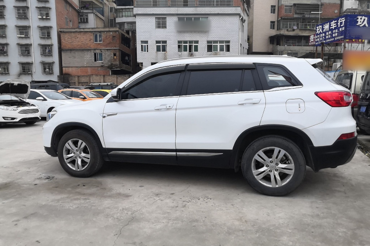 长安CS75 2014款 1.8T 自动精英型 国IV车身外观4