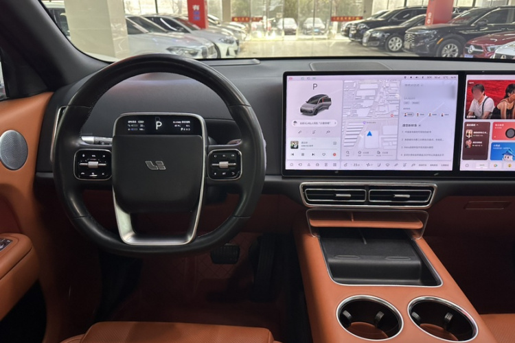 理想汽车 理想L8 2023款 Max中控内饰7001