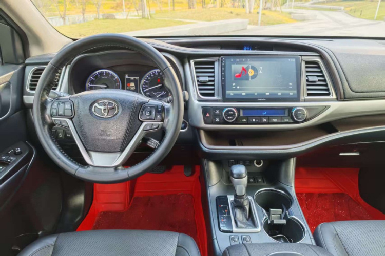 丰田 汉兰达 2018款 2.0T 四驱豪华版 7座 国V中控内饰7003