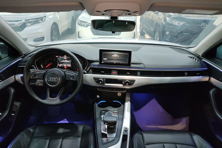 奥迪A4L 2017款 Plus 40 TFSI 时尚型中控内饰7002