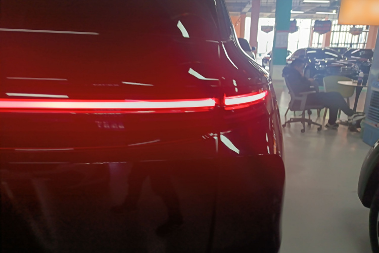 理想汽车 理想L7 2024款 MAX车身外观9