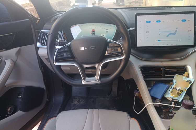 比亚迪 宋PLUS新能源 2023款 冠军版 DM-i 110KM 旗舰PLUS中控内饰13