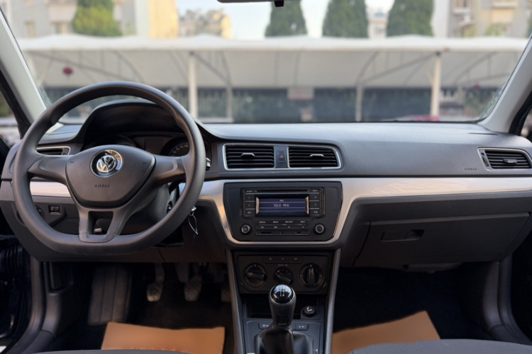 大众 朗逸 2015款 1.6L 手动风尚版中控内饰7004