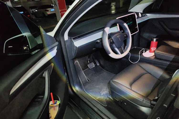 特斯拉 Model Y 2024款 后轮驱动版中控内饰20