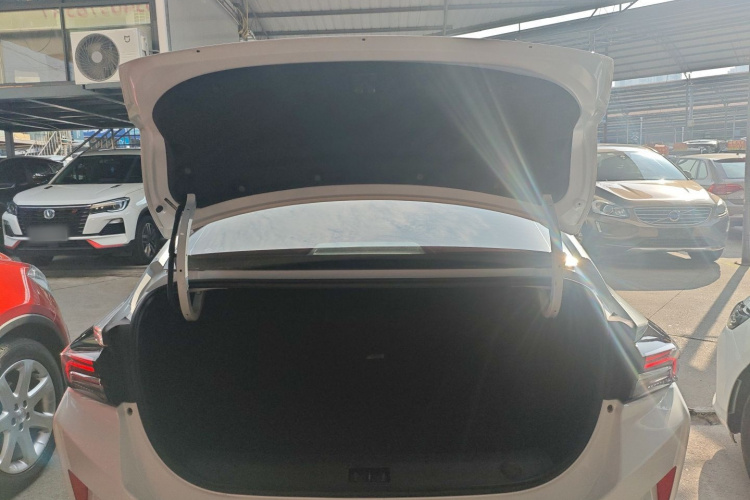 东风风神 奕炫MAX 2023款 1.5T 超炫潮爸版机舱底盘23