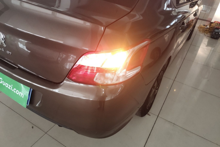 标致301 2014款 1.6L 手动舒适版车身外观9