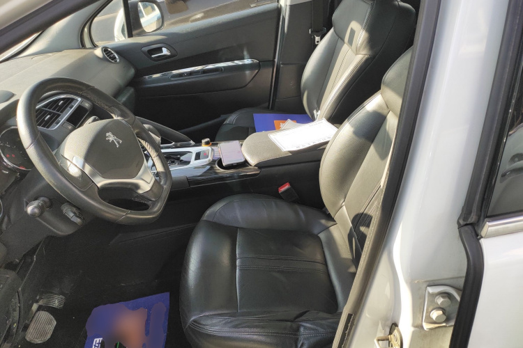 标致3008 2013款 2.0L 自动潮流版局部细节19