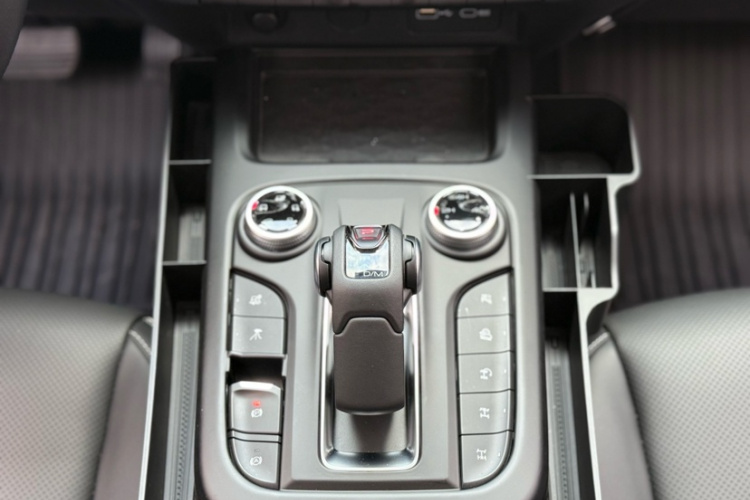 坦克300 2023款 越野版 2.0T 征服者中控内饰7006