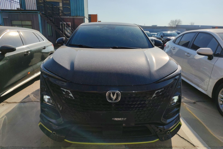 长安UNI-T 2022款 1.5T 运动版 旗舰型车身外观6001