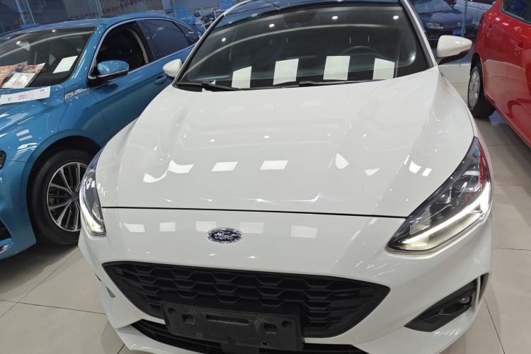 福特 福克斯 2020款 三厢 EcoBoost 180 自动ST Line车身外观6001