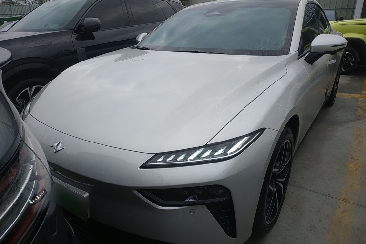 东风奕派 eπ007 2025款 纯电 650Pro巡航版车身外观2